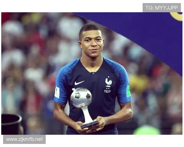 姆巴佩2017年摩纳哥崛起，展现年轻天才如何引领球队夺冠的表现分析