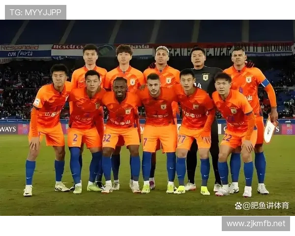 中超球迷热议联赛竞争格局与球队表现走势