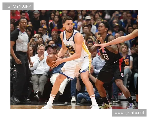 扎克拉文这日常生活竟然和赛场判若两人，完全一个打工人的节奏！